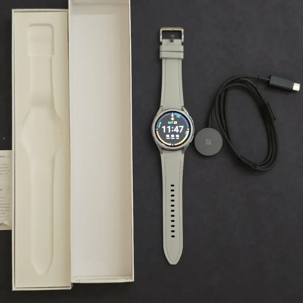Samsung Galaxy Watch6 Classic 43mm Smartwatch Silver Bluetooth SM-R950